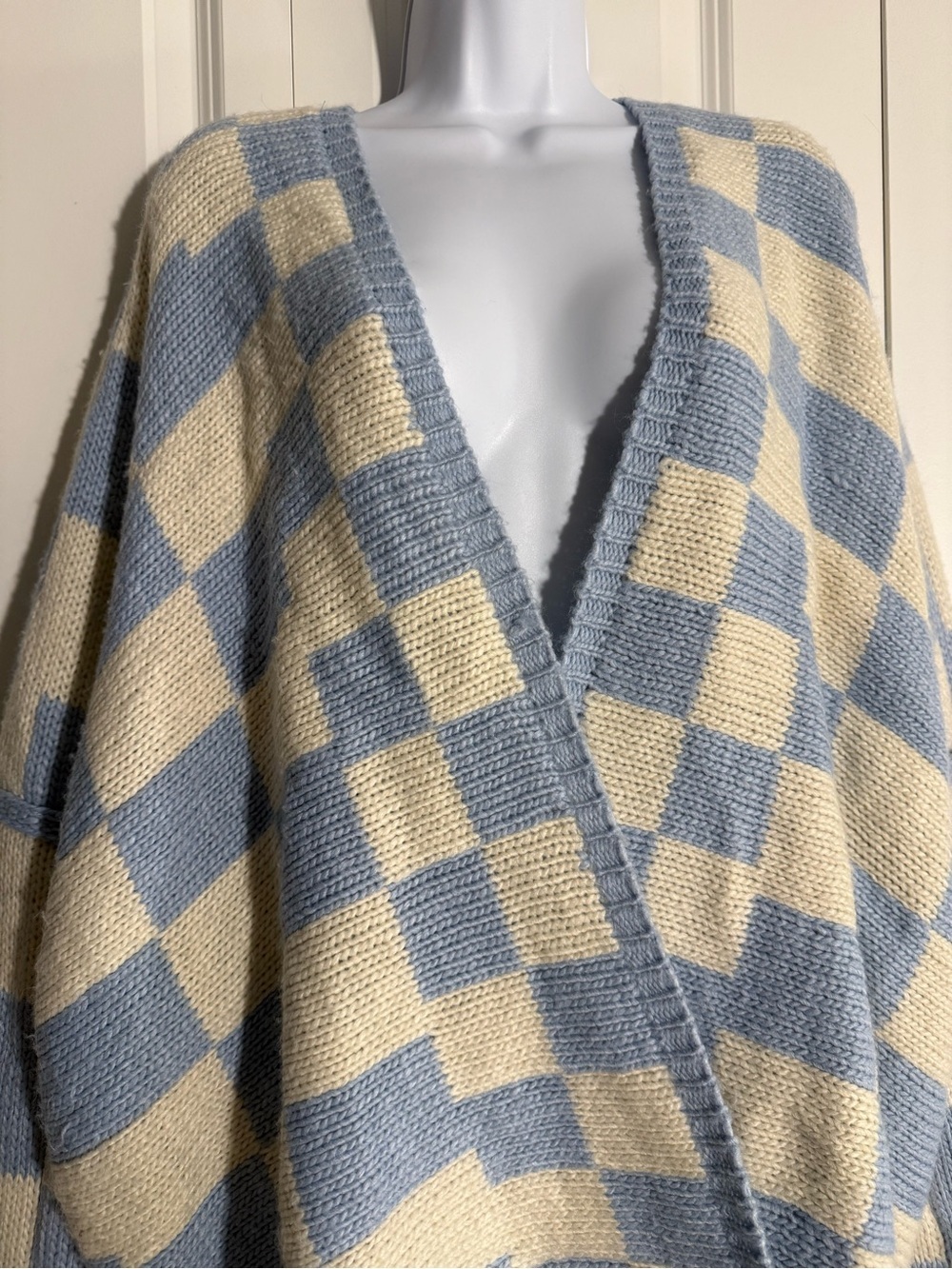 Light Blue & Cream Check Knit Open-Front Cardigan - Picture 7 of 9